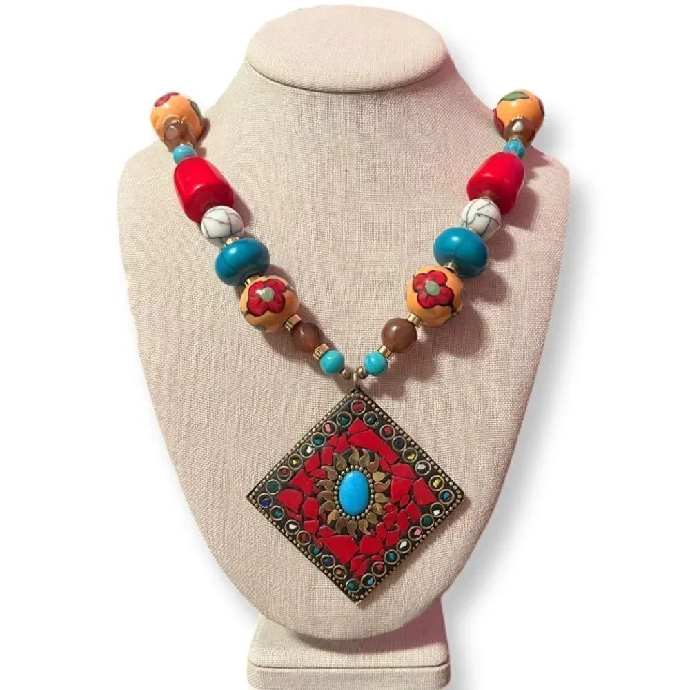 NWT Gorgeous Colorful Beaded Tribal Large Statement Necklace